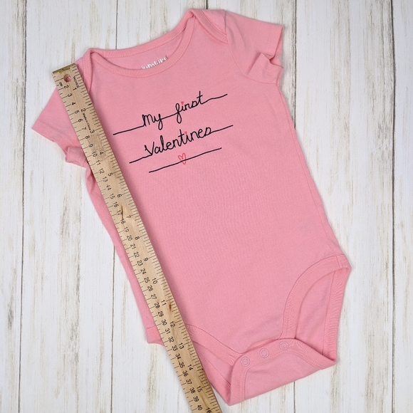 Valentine's Day 3 piece outfit tutu, onesie, bow - Picture 2 of 8